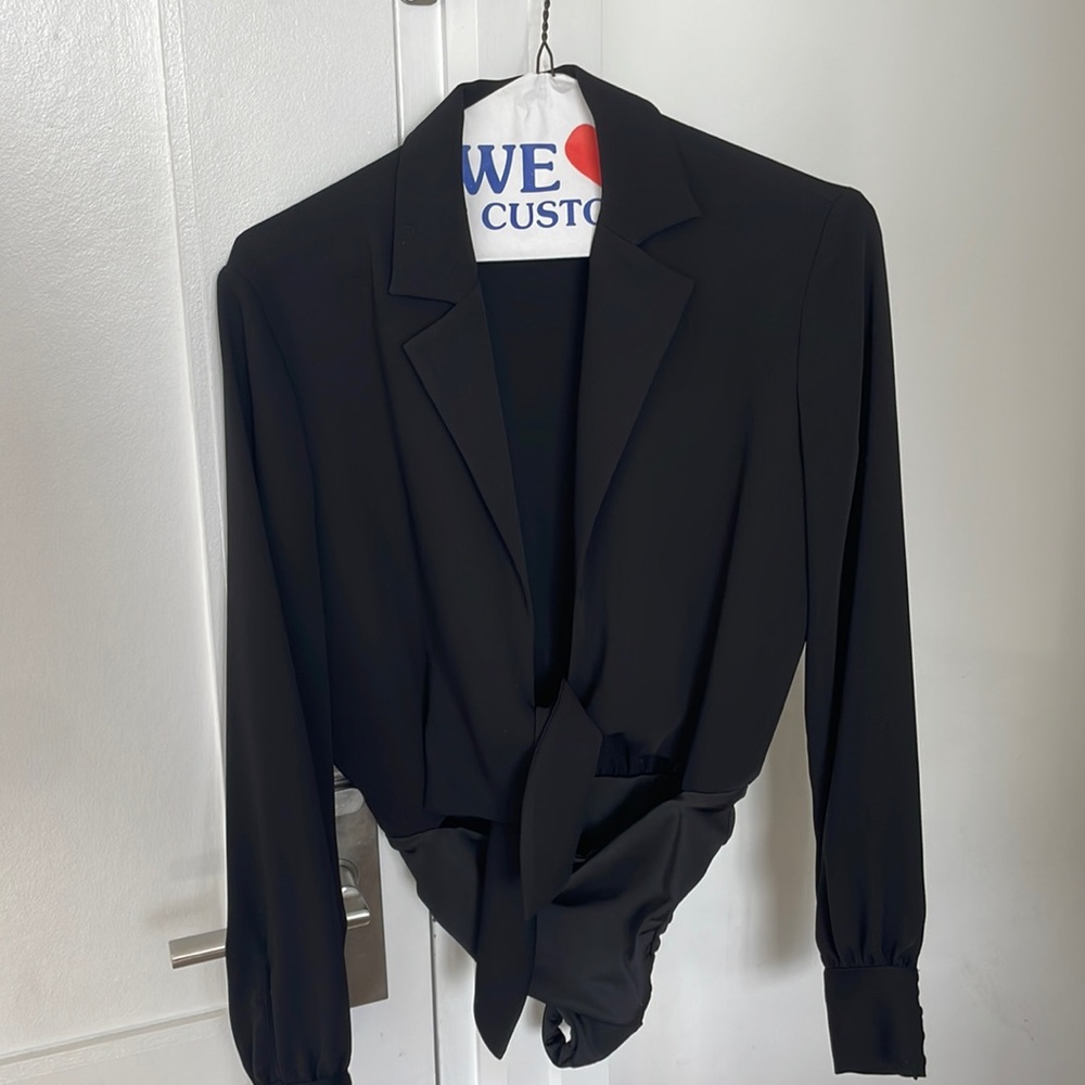 Aritzia babaton black bodysuit blouse size xxs